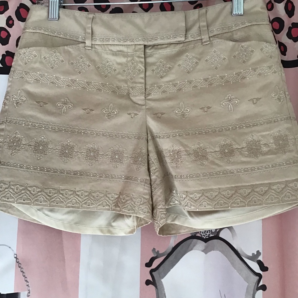 White House/Black Market Beige Shorts Size 2